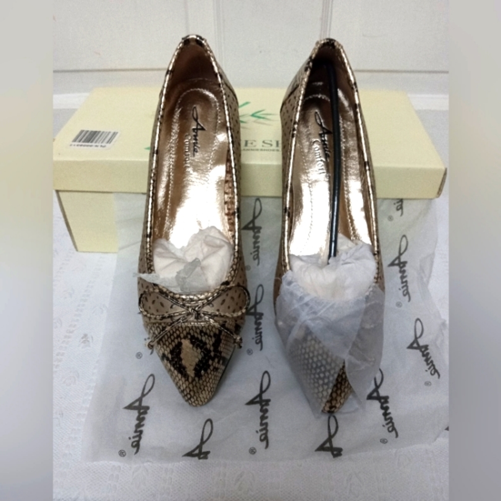 Annie Comfort PETRA Women's Size 6 Antique Metallic Soft Gold Flats  New